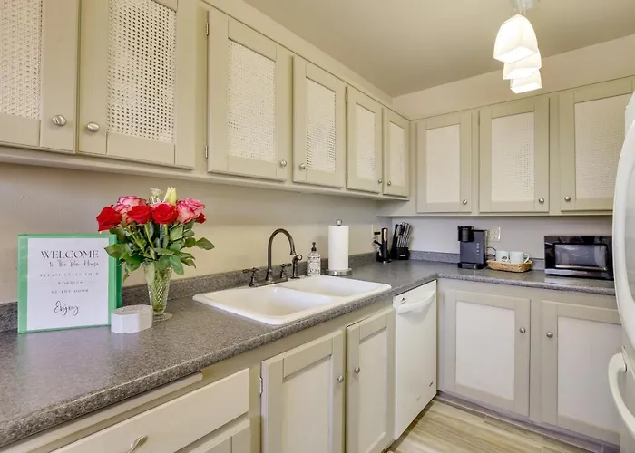 Centrally Located Retreat W/ Fenced Patio Holiday home Yuma