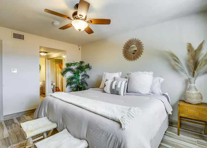 Centrally Located Retreat W/ Fenced Patio