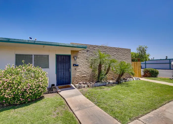 Centrally Located Retreat W/ Fenced Patio *